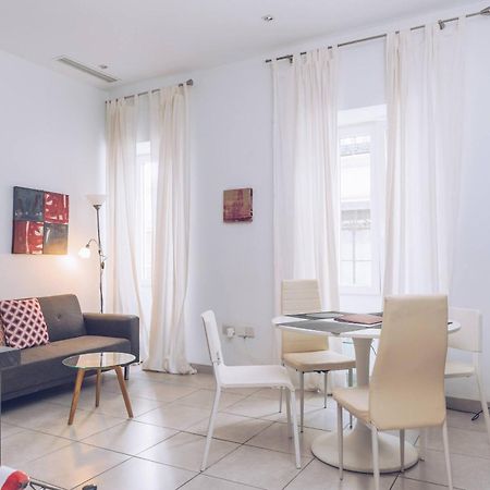 ジブラルタル2Br And 2Ba In The Zoko Cozy And Convenientアパートメント エクステリア 写真